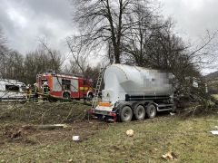 Schwerer LKW Unfall 10012022 000012