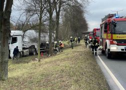Schwerer LKW Unfall 10012022 0001