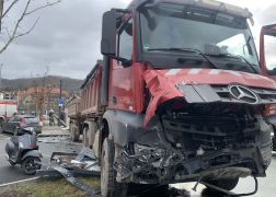 Schock In Jena Lkw Kracht In Schulhof 02022022 0017