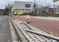 Schock In Jena Lkw Kracht In Schulhof 02022022 002