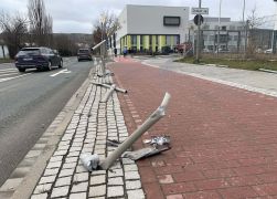 Schock In Jena Lkw Kracht In Schulhof 02022022 0023