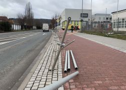 Schock In Jena Lkw Kracht In Schulhof 02022022 004