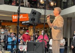Semino Rossi Sang Mit Seinen Fans In Jena JN 0010