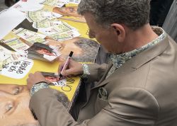 Semino Rossi Sang Mit Seinen Fans In Jena JN 0011