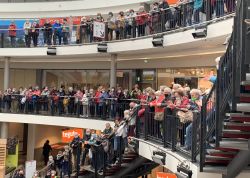 Semino Rossi Sang Mit Seinen Fans In Jena JN 0015