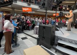 Semino Rossi Sang Mit Seinen Fans In Jena JN 009