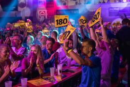 Darts Stars Begeistern Wieder Tausende In Jena 00042