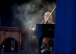 Jena Lachte Mit Katzenklo Saenger Helge Schneider 00014