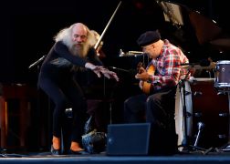 Jena Lachte Mit Katzenklo Saenger Helge Schneider 00015