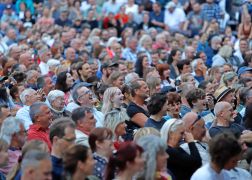 Jena Lachte Mit Katzenklo Saenger Helge Schneider 00018