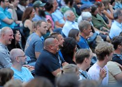 Jena Lachte Mit Katzenklo Saenger Helge Schneider 00019