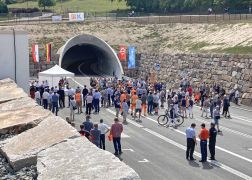 Mit Pauken Und Trompeten Tunnel Rothenstein Freigegeben 000014