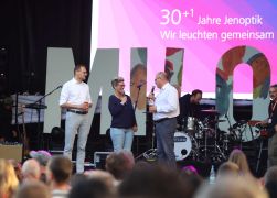 Jenoptik Tausende Bei Geburtstags Party In Jena 00000