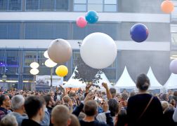 Jenoptik Tausende Bei Geburtstags Party In Jena 000110