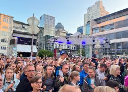 Jenoptik Tausende Bei Geburtstags Party In Jena 00040