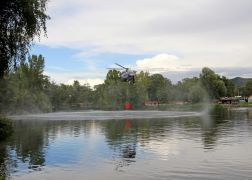 Waldbrand In Jena Feuerwehr Uebt Mit Helikopter Den Ernstfall 12