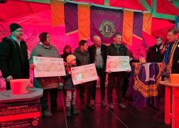 37 Jaehrige Gewinnt Auto Bei Tombola In Jena 05