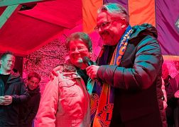 37 Jaehrige Gewinnt Auto Bei Tombola In Jena 08