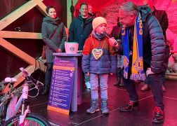 37 Jaehrige Gewinnt Auto Bei Tombola In Jena 13