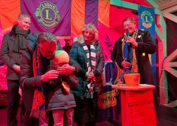 37 Jaehrige Gewinnt Auto Bei Tombola In Jena 20