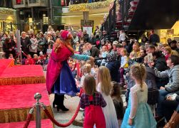 Eiskoenigin Zu Besuch In Jena 02