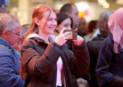 Eiskoenigin Zu Besuch In Jena 14