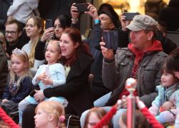 Eiskoenigin Zu Besuch In Jena 17