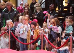 Eiskoenigin Zu Besuch In Jena 31