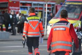 Giftalarm Rettungskraefte Lassen Schule In Jena Evakuieren 09