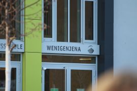 Giftalarm Rettungskraefte Lassen Schule In Jena Evakuieren 13