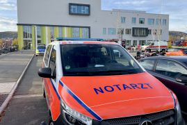 Giftalarm Rettungskraefte Lassen Schule In Jena Evakuieren 28