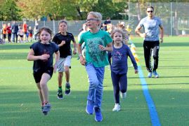 Heine Schule Jena 200 Schueler Beim UNICEF Benefiz Lauf 02