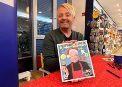 TV Star Ross Antony Mit Weihnachts Backbuch In Jena 00