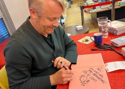 TV Star Ross Antony Mit Weihnachts Backbuch In Jena 07