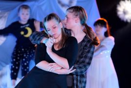 Taenzerische Weihnachtsrevue Begeisterte In Jena 17