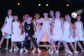Taenzerische Weihnachtsrevue Begeisterte In Jena 22