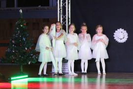 Taenzerische Weihnachtsrevue Begeisterte In Jena 34