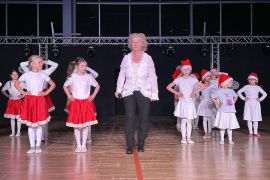 Taenzerische Weihnachtsrevue Begeisterte In Jena 36