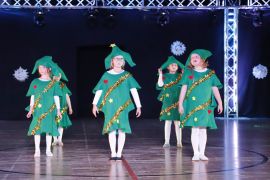 Taenzerische Weihnachtsrevue Begeisterte In Jena 38
