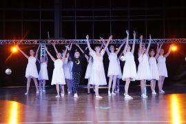 Taenzerische Weihnachtsrevue Begeisterte In Jena 44