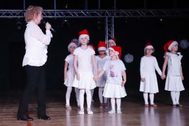 Taenzerische Weihnachtsrevue Begeisterte In Jena 45