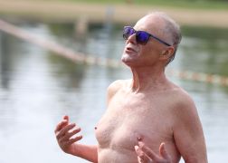 Anbaden Bei 13 Grad Freibadsaison In Jena Eroeffnet 06