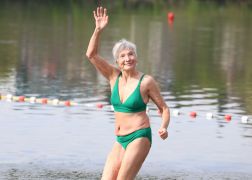 Anbaden Bei 13 Grad Freibadsaison In Jena Eroeffnet 07