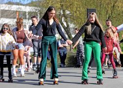 Hunderte Bei Roller Disco In Jena 00