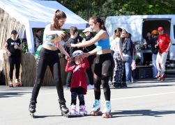 Hunderte Bei Roller Disco In Jena 01