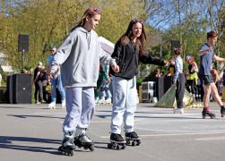 Hunderte Bei Roller Disco In Jena 09