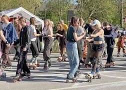 Hunderte Bei Roller Disco In Jena 46