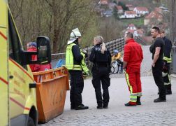 Kanu Gekentert Unglueck Bei SaalePutz In Jena 01