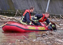 Kanu Gekentert Unglueck Bei SaalePutz In Jena 13