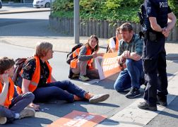 Klima Kleber Blockieren Kreuzung In Jena 12